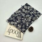 la pochette de rangement en tissu rouge